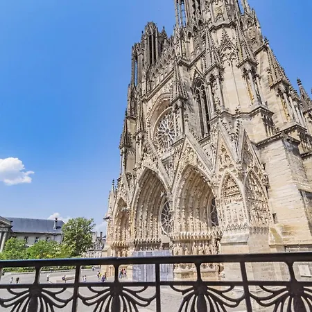 Au Pied De La Cathedrale #vuemagique Appartamento